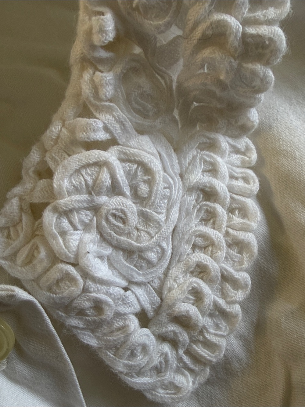 Vintage Hunt Club cotton button-down blouse distinctive crochet lace collar